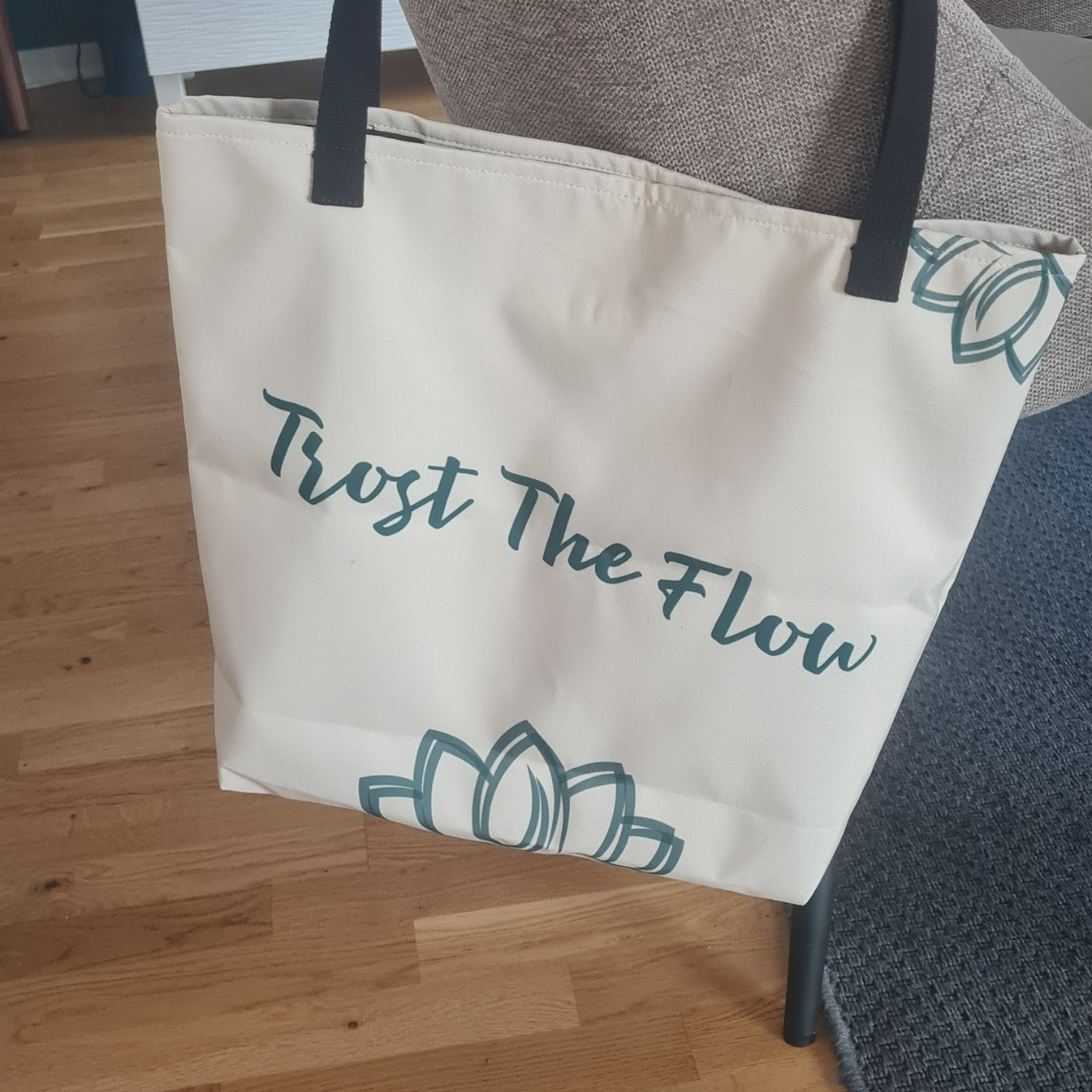 Belivara Tote Bag - Trust The Flow